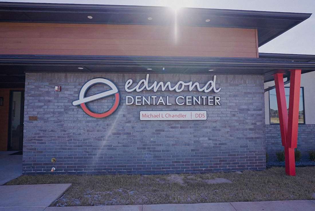Front view of Edmond Dental Center, Edmond, OK.